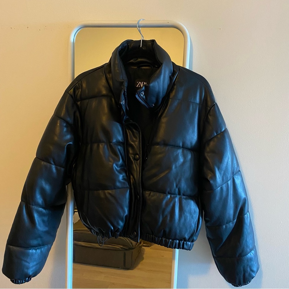 Zara Black Cropped Puffer Jacket